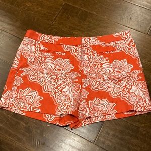 Willi Smith coral and white size 12 shorts! These have a small waffle texture!